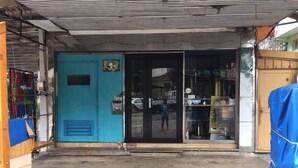 施設の入り口