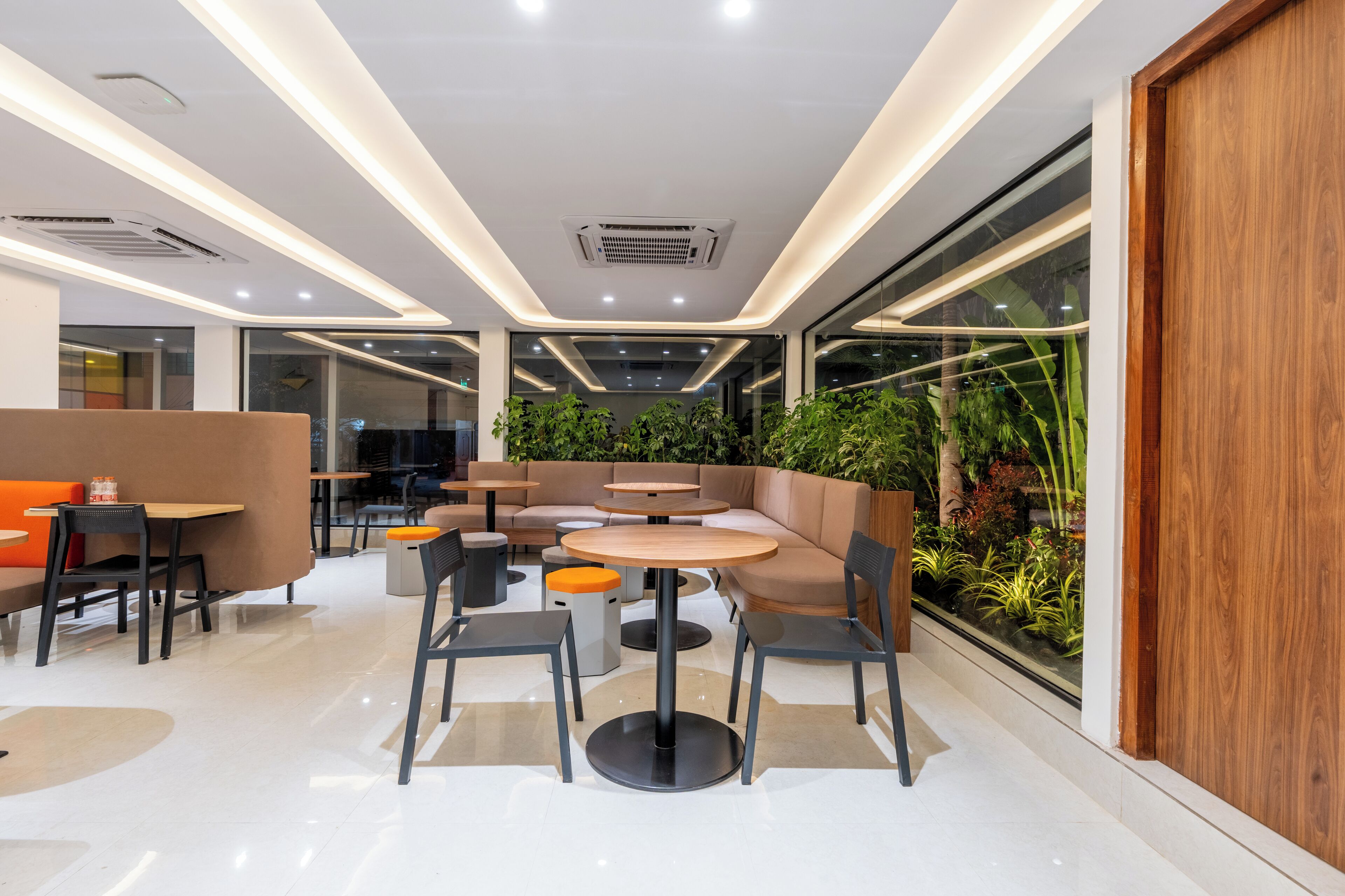 Coin salon dans le hall