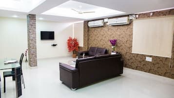 Executive Room | In-room dining