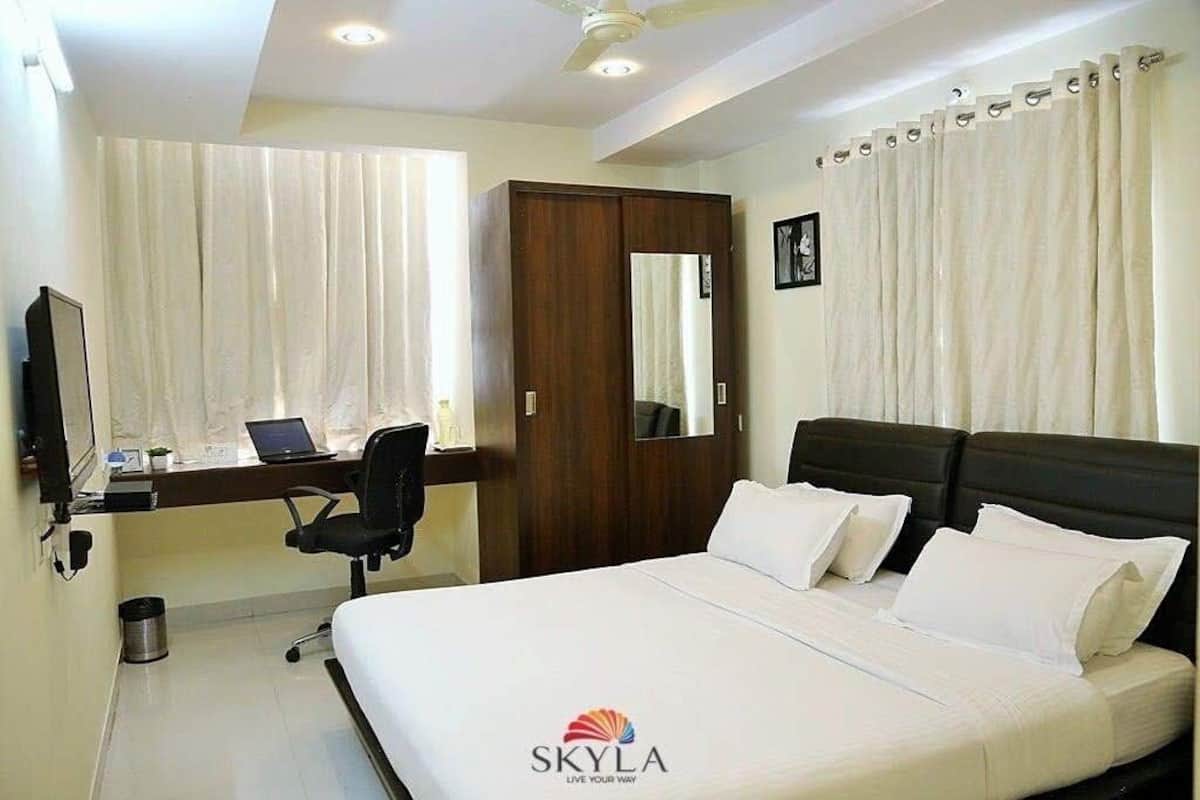 Executive Room | 1 bedroom, in-room safe, rollaway beds, free WiFi