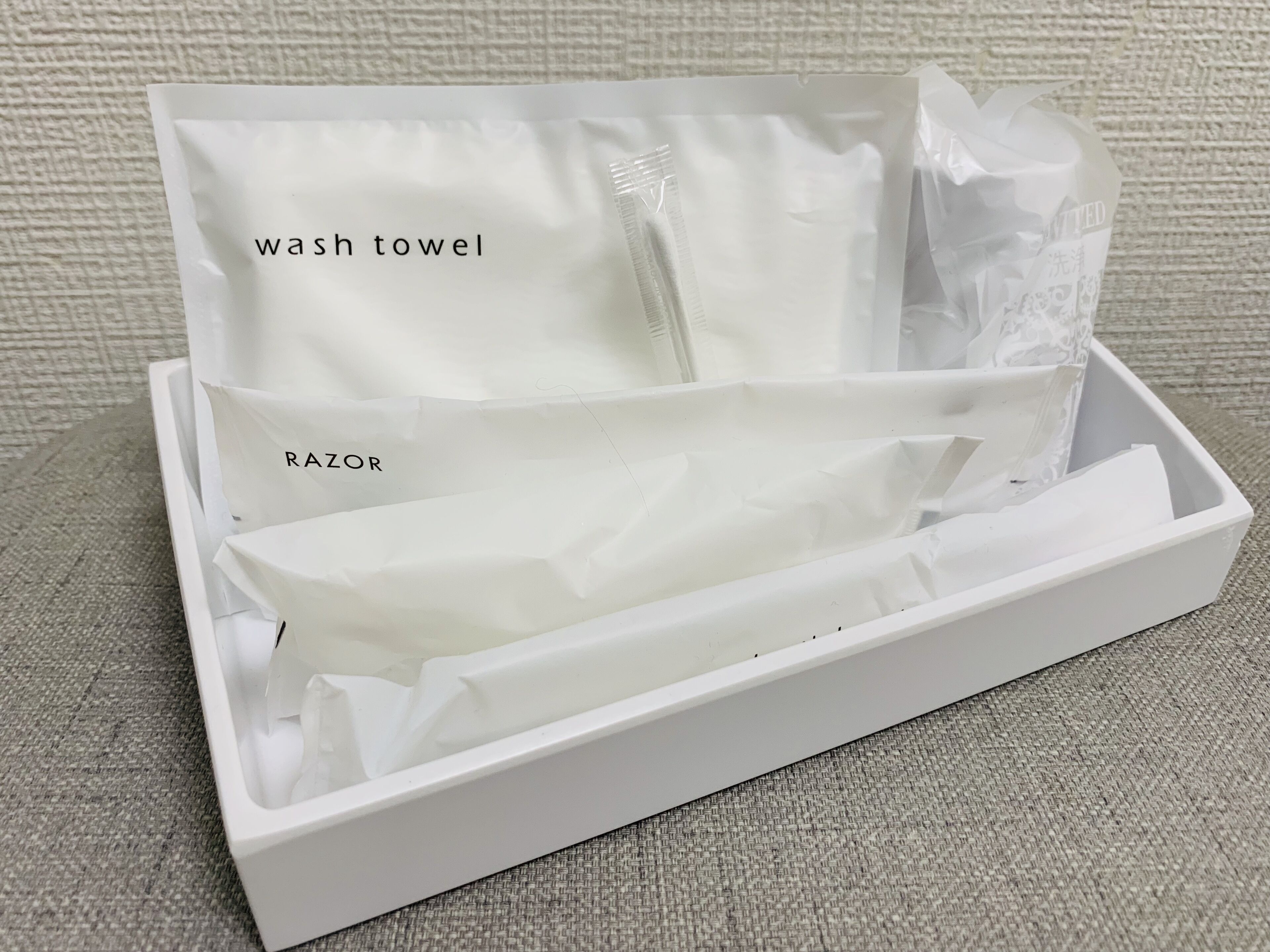 combined shower/bathtub, deep-soaking bathtub, free toiletries