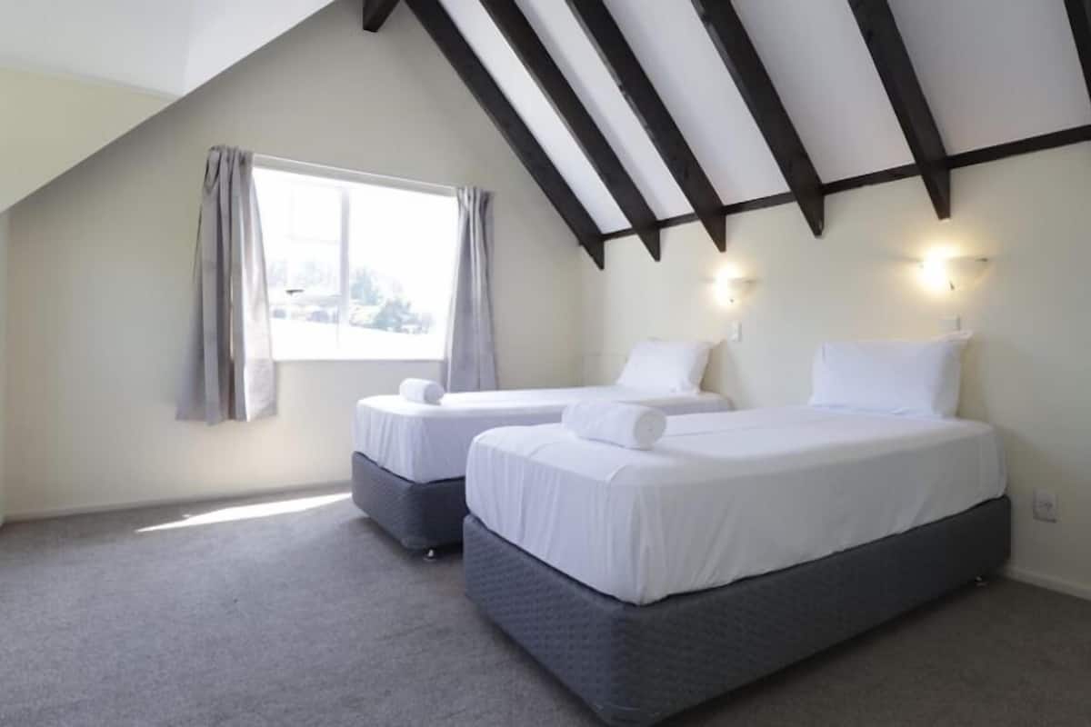 Family Cottage, 3 Bedrooms | 2 bedrooms, iron/ironing board, bed sheets
