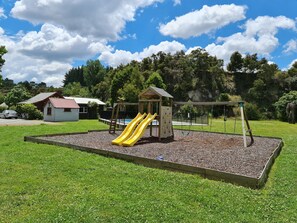 Área de juegos infantiles al aire libre