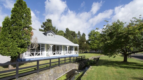 Property grounds - Grandeur Thermal Spa Resort (Taupo)