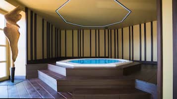 Bain à remous intérieur