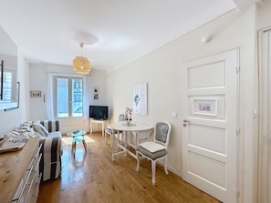 TV - Carré d'Or Cozy 1 BR balcony 2 Pax Croisette Palais 1 mn Olam Properties (Cannes)
