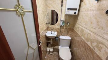 Double Room, Non Smoking | Bathroom shower