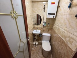 Chambre Simple, non-fumeurs | Douche de la salle de bain