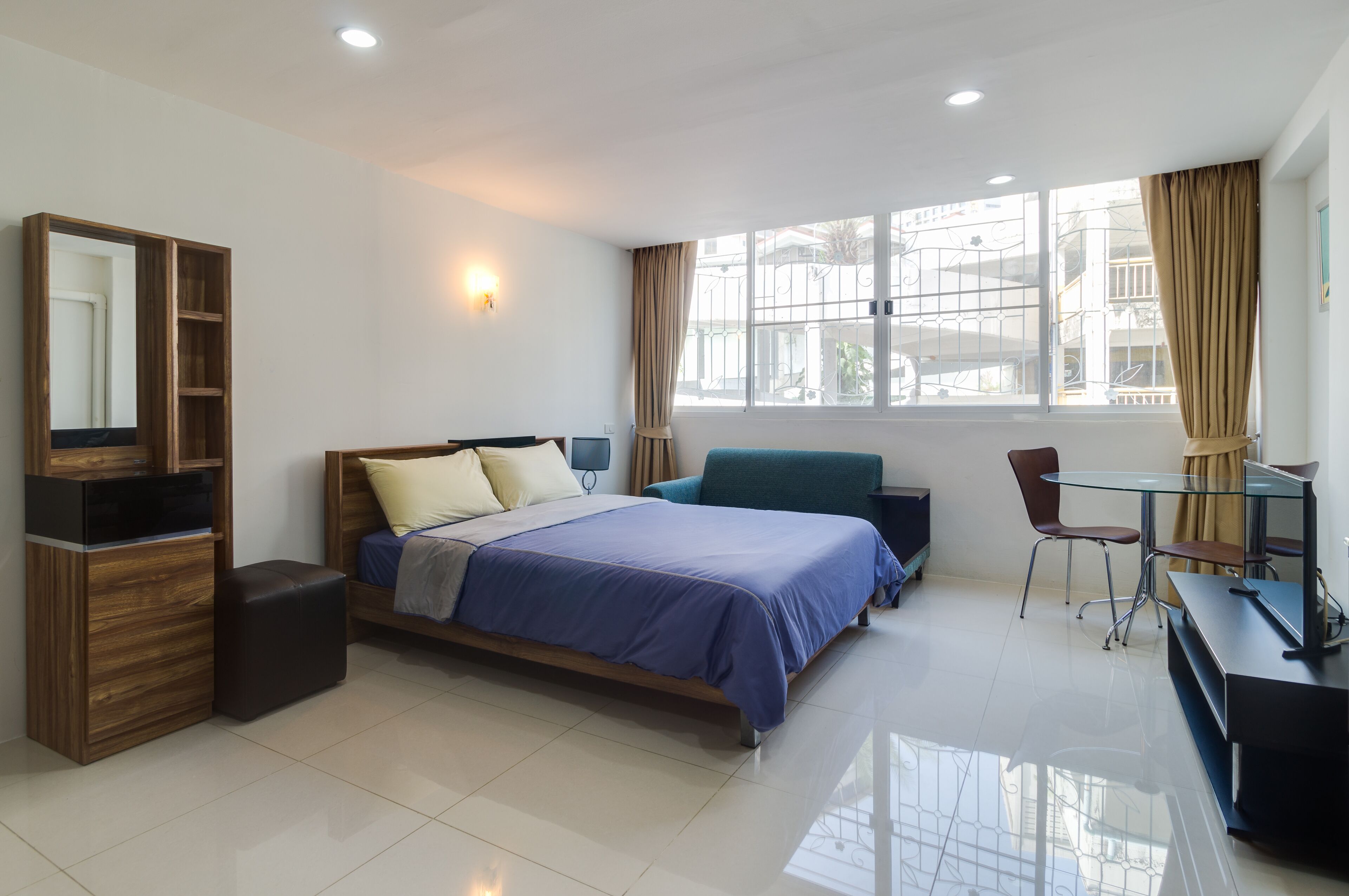 deluxe studio | 1 bedroom, blackout curtains, iron/ironing board, free wifi