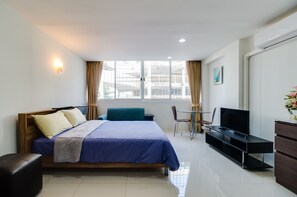 ستائر تعتيم ومكواة/لوح كي وواي فاي مجانًا