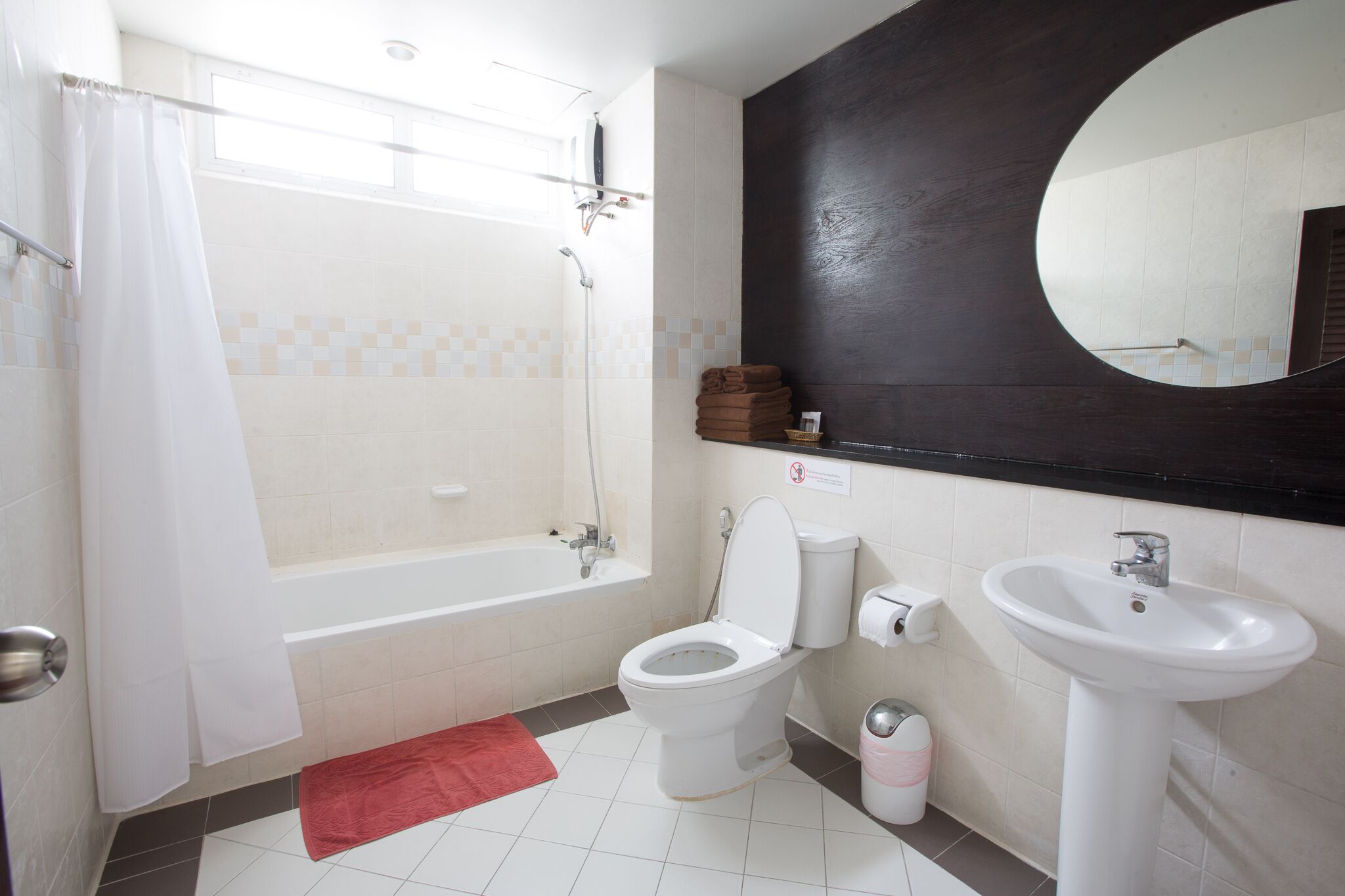 2 bedrooms | bathroom | free toiletries, hair dryer