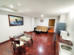 1 Bedroom  | Living area | LCD TV - Le Vanvarothai Saladaeng Residence (Bangkok)