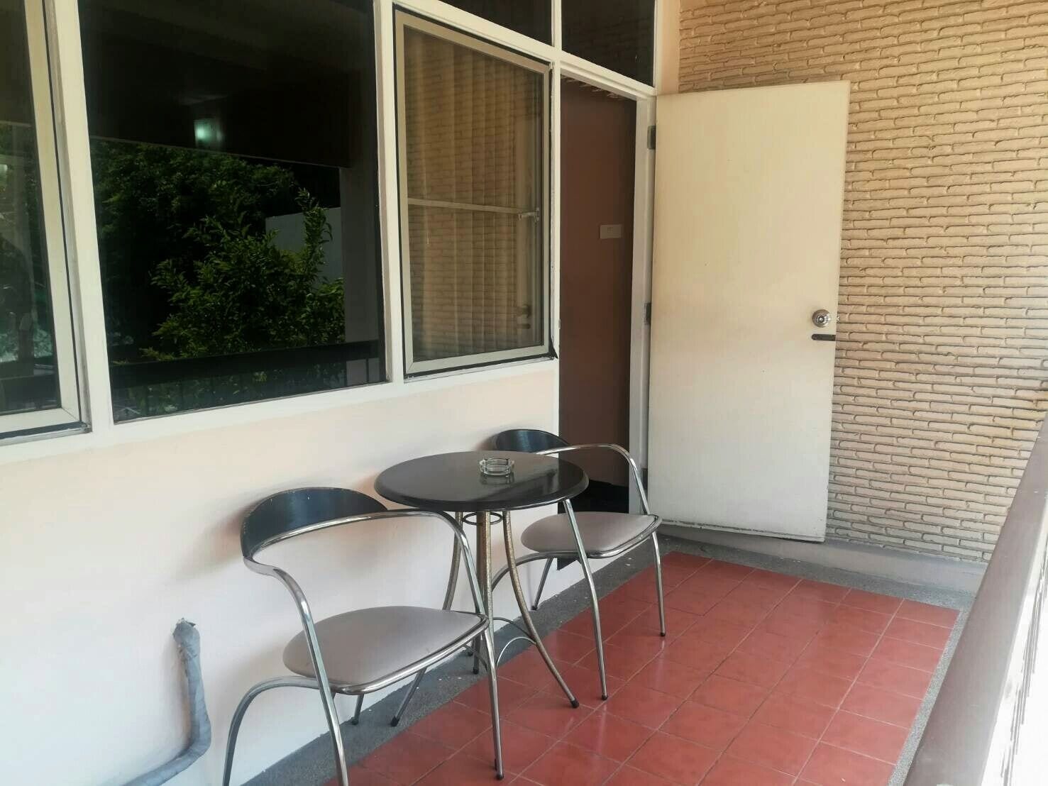 studio | terrace/patio