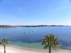 Beach nearby - STUDIO + COIN NUIT Panoramic sea view. Facing the Sable beaches (Bandol)