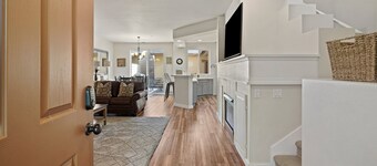 Old Mill Magic - Hot Tub, A/C, Modern & Updated, Nestled Between Old Mill & Downtown