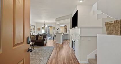 Old Mill Magic - Hot Tub, A/C, Modern & Updated, Nestled Between Old Mill & Downtown