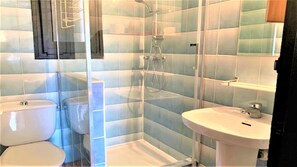 Shower, hair dryer - VACAY Villa Lin (l'Escala)