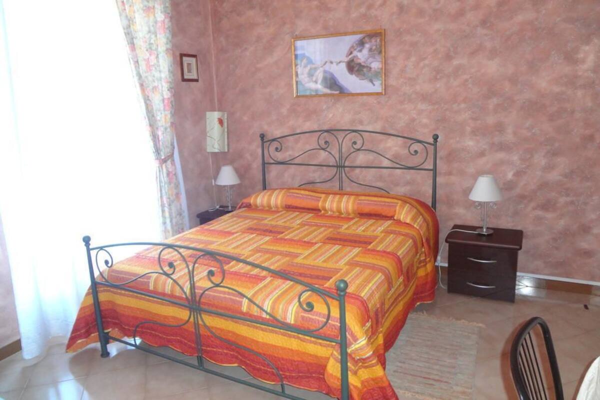 Desk, free cots/infant beds, free WiFi, bed sheets