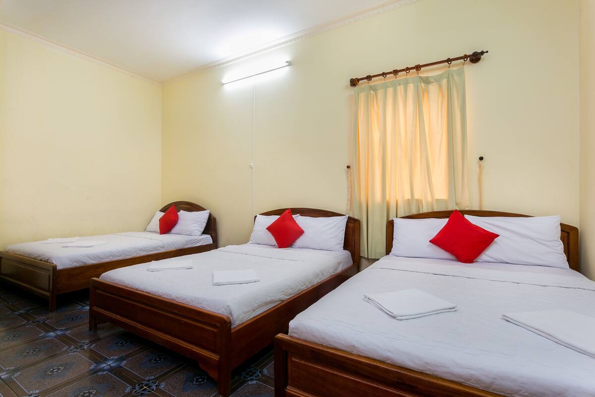 Family Room | Minibar, desk, soundproofing, iron/ironing board