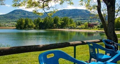 Air-conditioned apartment with shared pool