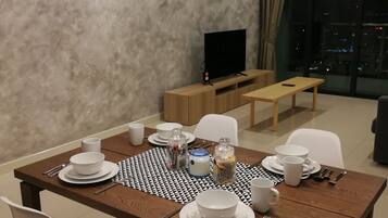 Apartamento, 2 quartos (2 Bedrooms (Sweet home)) | Opções para refeição no quarto