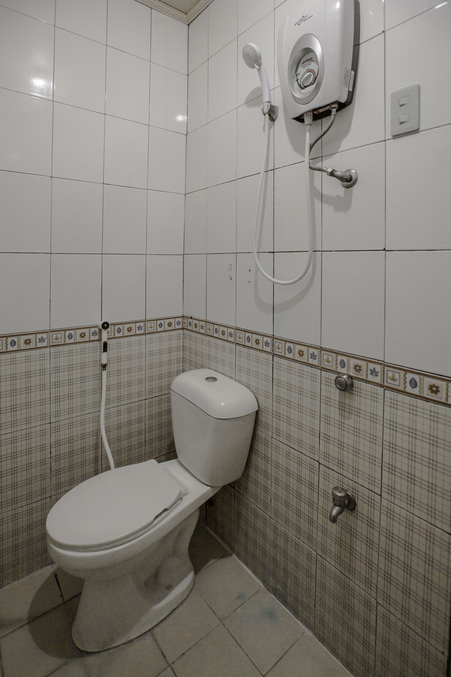 Standard Double Room | Bathroom | Shower, rainfall showerhead, free toiletries, bidet