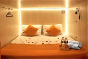 Double Room, Mixed Dorm | Free WiFi, bed sheets - Capsleep Cihampelas - Hostel (Bandung)