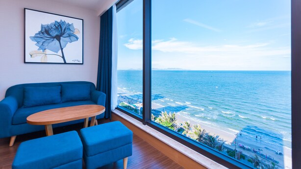 Premium bedding, free minibar items, in-room safe, desk - Vung Tau Riva Hotel (Ho Chi Minh City)