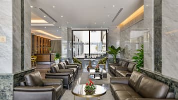 Breakfast, lunch, dinner served; local and international cuisine