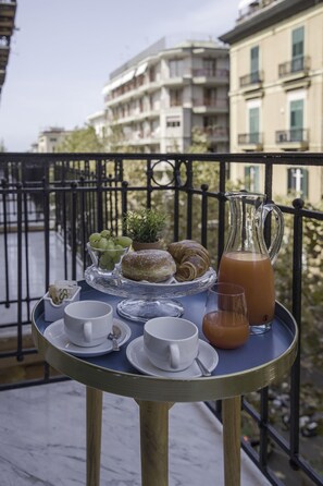 Balcony view - La Chambre (Naples)