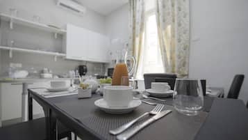 Free daily full breakfast