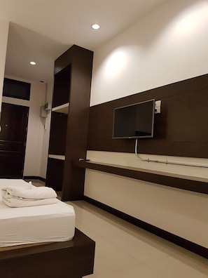 Standard Double Room | Free WiFi