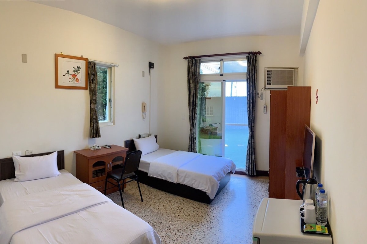 Standard Double Room | Desk, soundproofing, free WiFi, bed sheets