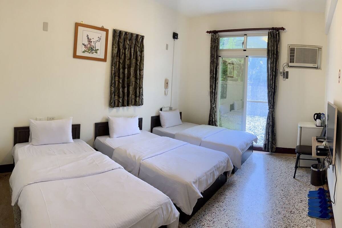 스탠다드 트리플룸 | 책상, 방음 설비, 무료 WiFi, 침대 시트