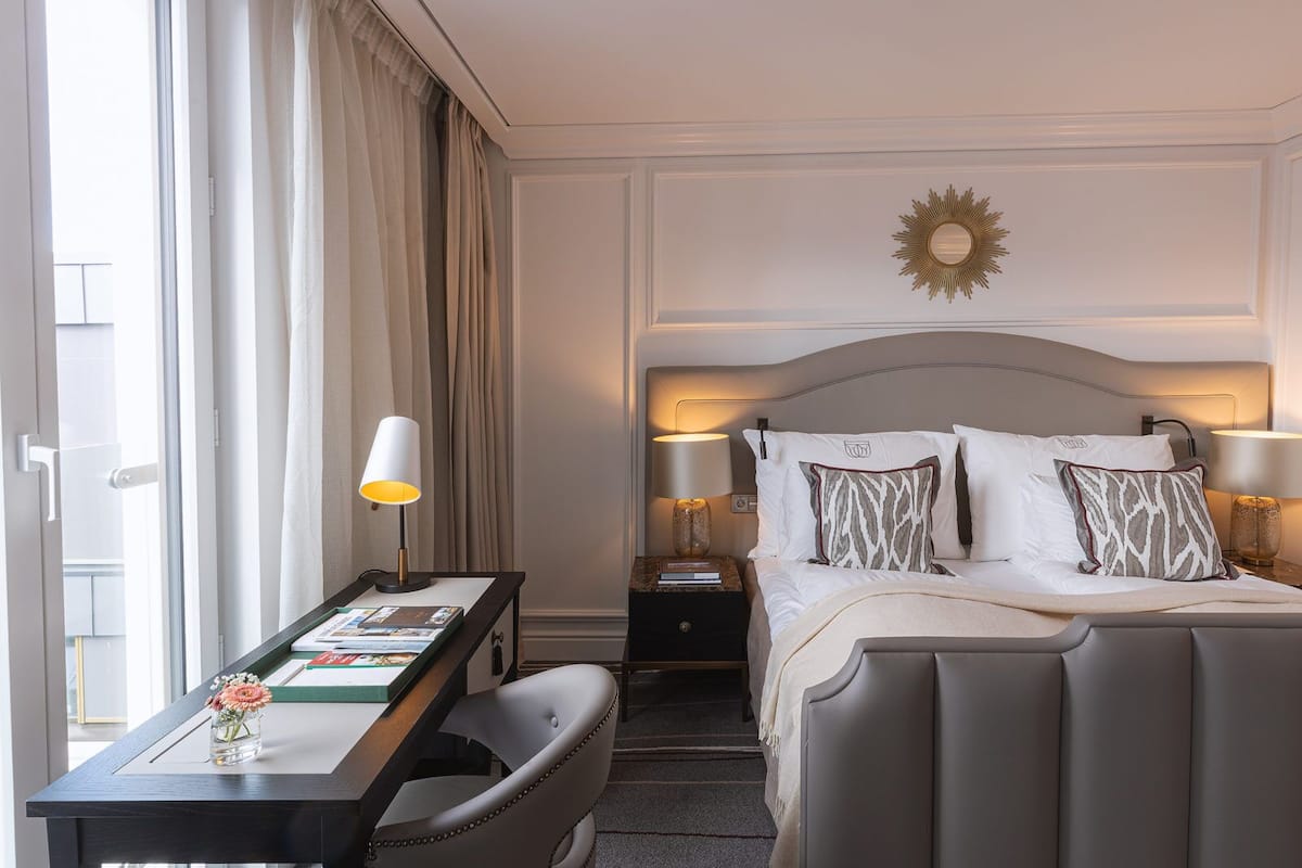 Egyptian cotton sheets, premium bedding, down duvets, pillow-top beds
