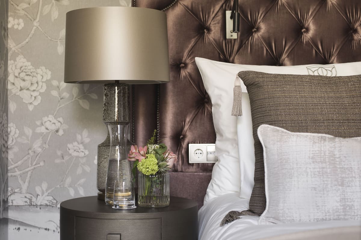 egyptian cotton sheets, premium bedding, down duvets, pillow-top beds