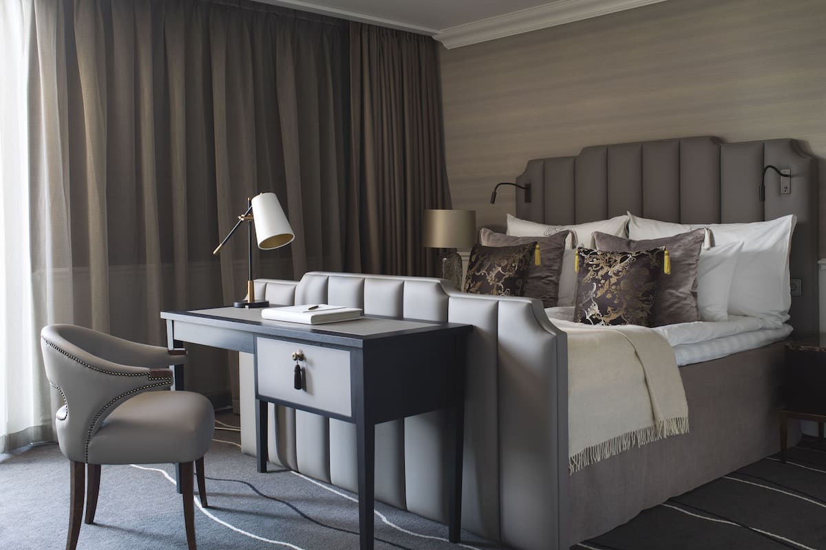 Egyptian cotton sheets, premium bedding, down duvets, pillow-top beds