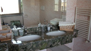 Unclassified image, 4 of 18, button - B&B Alla Fiera (Rome)