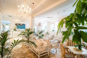 Reception - Hotel Continental (Pietra Ligure)