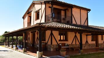 Façana frontal de l'allotjament