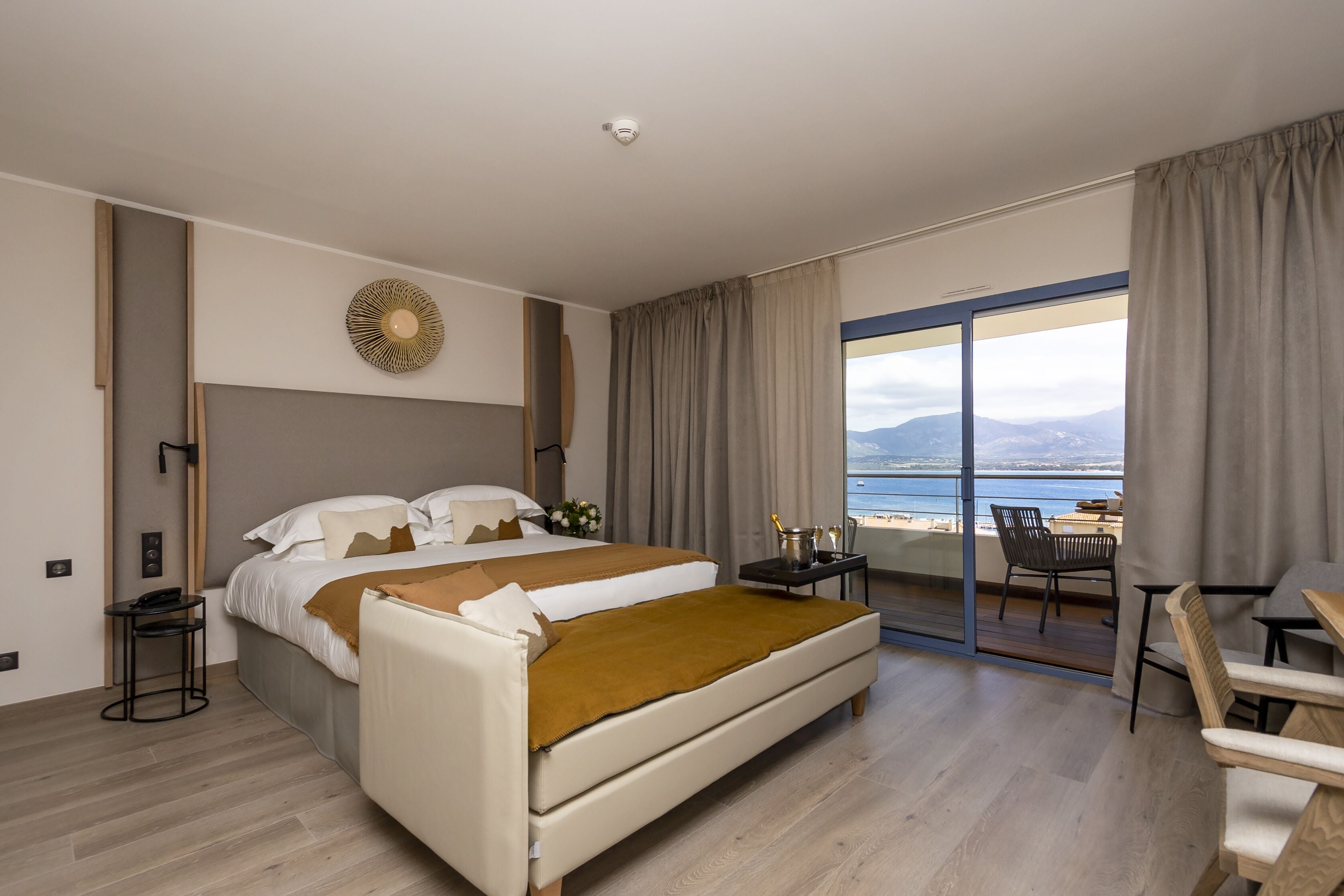 suite, hot tub, sea view | 1 bedroom, premium bedding, pillow-top beds, minibar