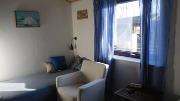 Apartment, 3 Bedrooms | Iron/ironing board, free WiFi