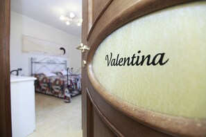 Royal Double Room, Jetted Tub - Borgo dei Sensi (Cento)