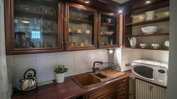 Nhà Duplex Economy | Bếp nhỏ riêng | Tủ lạnh, lò vi sóng, bếp nấu, ấm điện