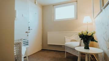Nhà Duplex Economy | 1 phòng ngủ, bàn ủi/dụng cụ ủi quần áo