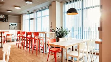 Daily buffet breakfast (PLN 55 per person)