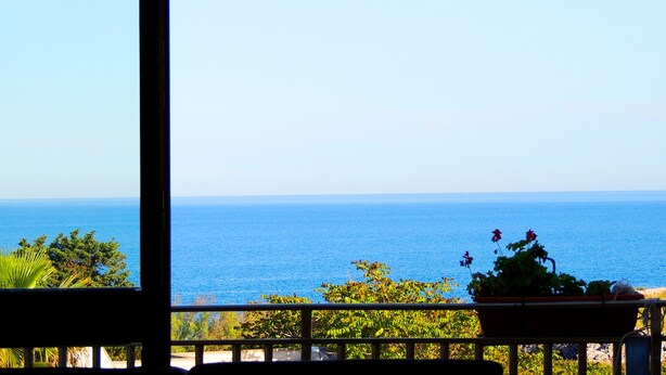 A balcony with a view of the sea. - Hotel Porto Badisco (Otranto)