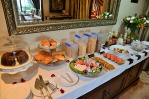 Petit déjeuner préparé à la commande compris tous les jours