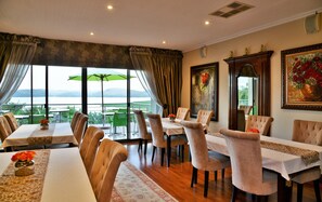 Petit déjeuner préparé à la commande compris en semaine