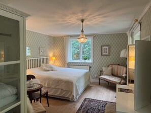 Suite (Villa Liljefors) | Decoración individual, mobiliario individual, escritorio